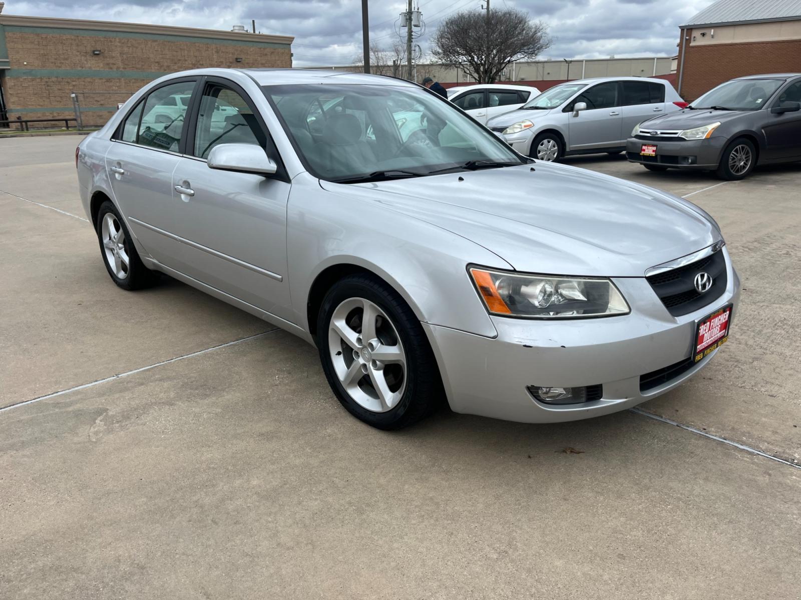 2006 SILVER /gray Hyundai Sonata GLS (5NPEU46F26H) with an 3.3L V6 DOHC 24V engine, located at 14700 Tomball Parkway 249, Houston, TX, 77086, (281) 444-2200, 29.928619, -95.504074 - Photo #0